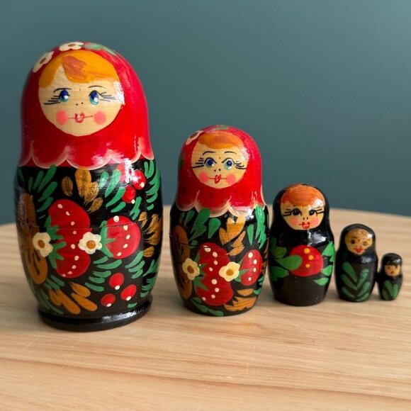 Russian Matryoshka Nesting Dolls Hand-Painted Wooden Set Of 5 Floral Red Black - Picture 1 of 8